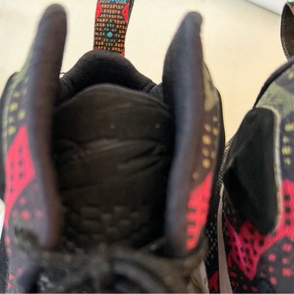 NIKE GS LEBRON XIII 13 836436-910 SIZE 6.5Y W8 M6.5 - Picture 7 of 10